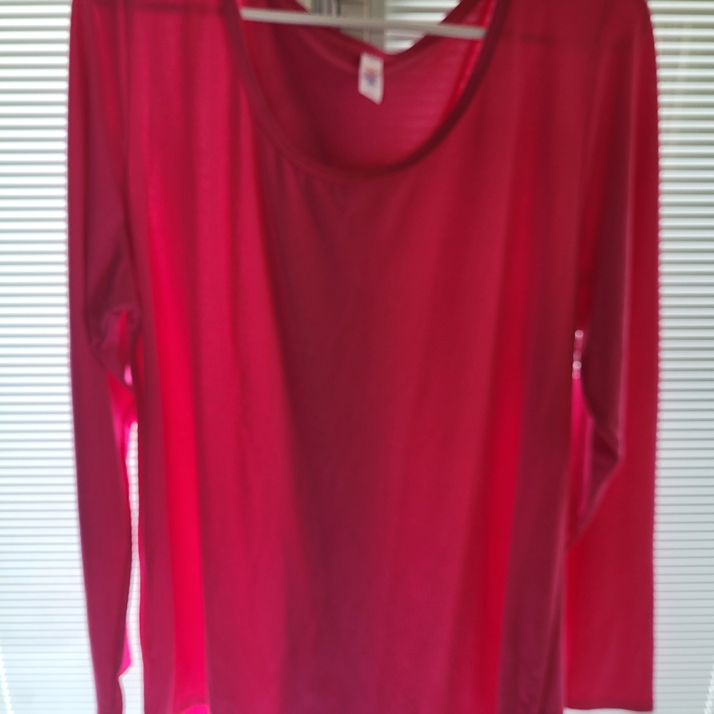 LuLaRoe Long Sleeve Scoop Neck Tee in Red